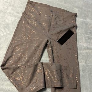 mono b NWT Women’s size M grey w rose gold foil leggings